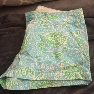 Lilly Pulitzer short woman 2 Walsh blue crabs